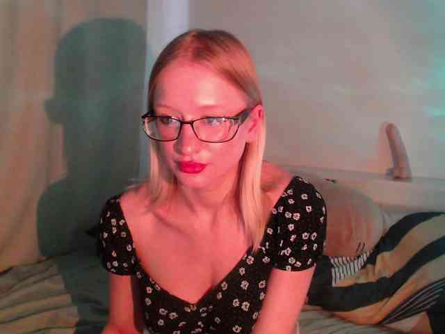 ChloeElegia webcam