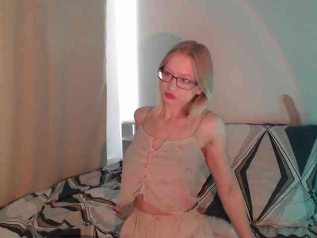 ChloeElegia webcam