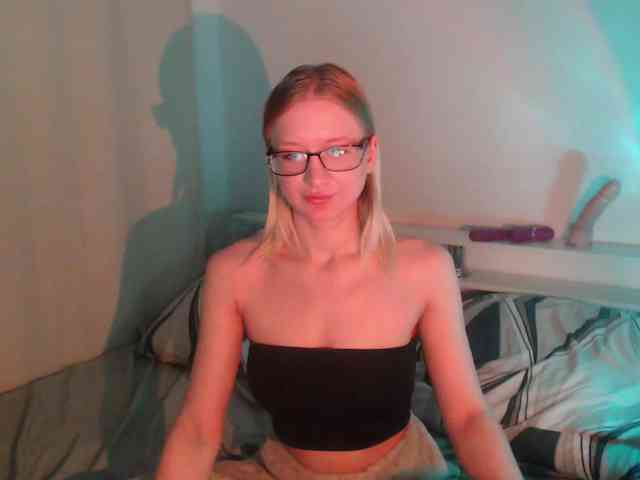 ChloeElegia webcam