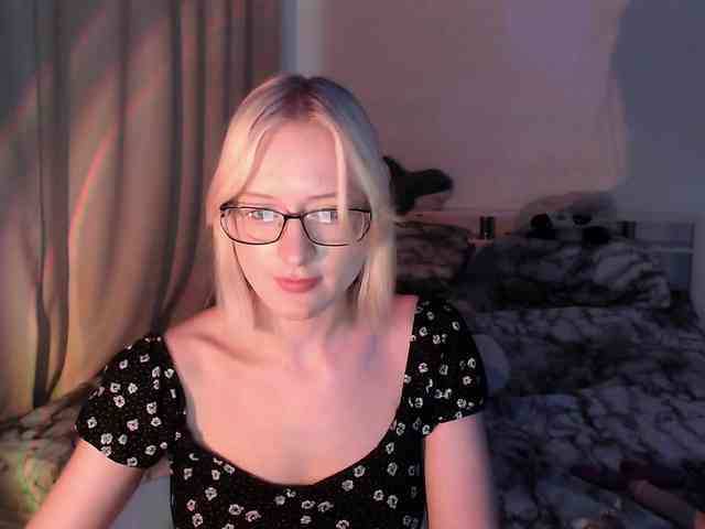 ChloeElegia webcam