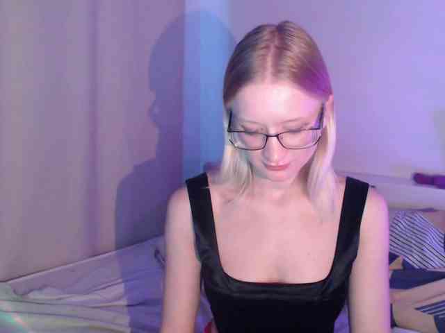 ChloeElegia webcam