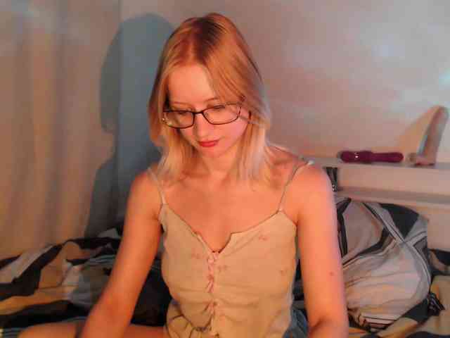 ChloeElegia webcam