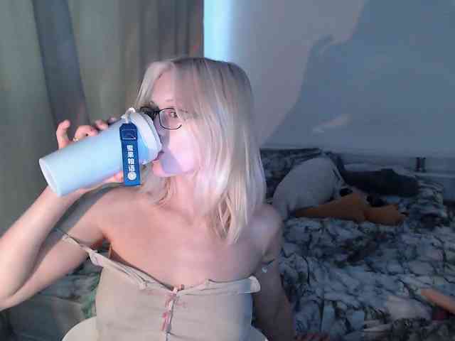 ChloeElegia webcam