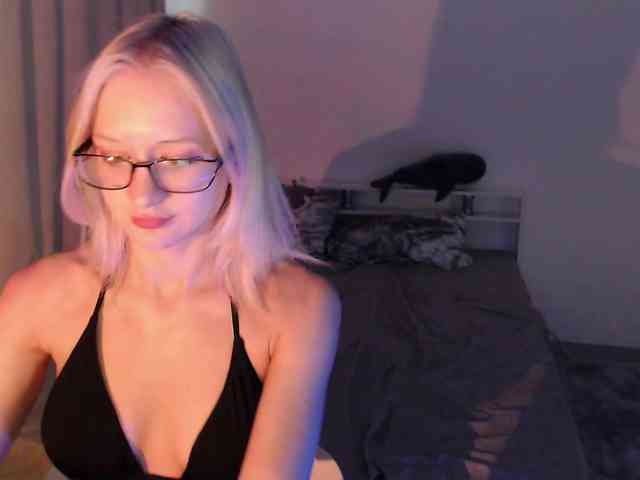 ChloeElegia webcam