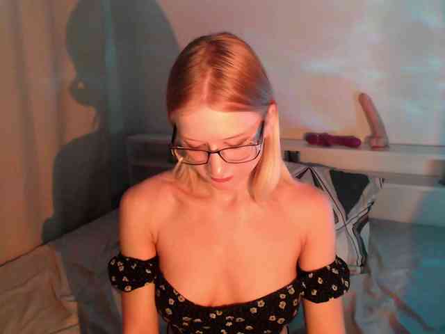 ChloeElegia webcam