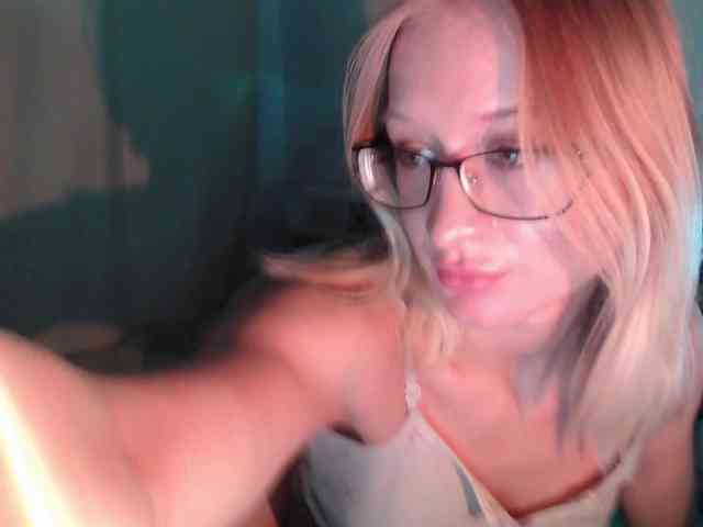 ChloeElegia webcam