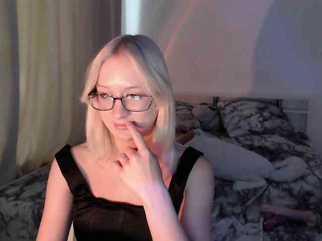 ChloeElegia webcam