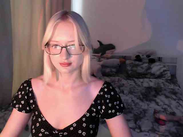 ChloeElegia webcam