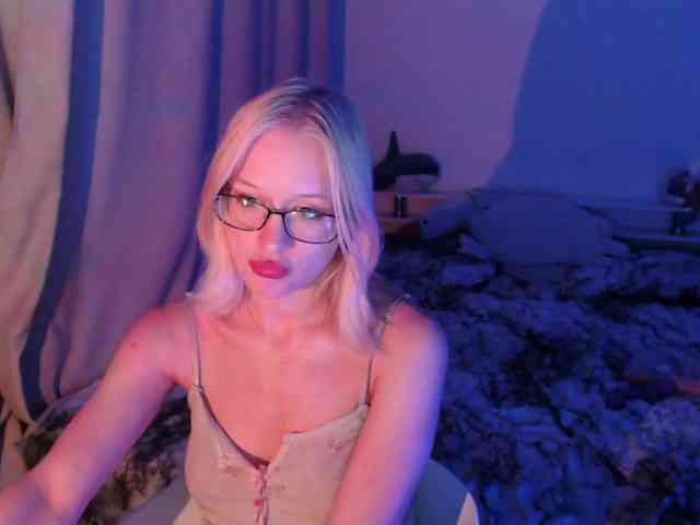 ChloeElegia webcam