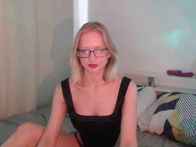 ChloeElegia webcam