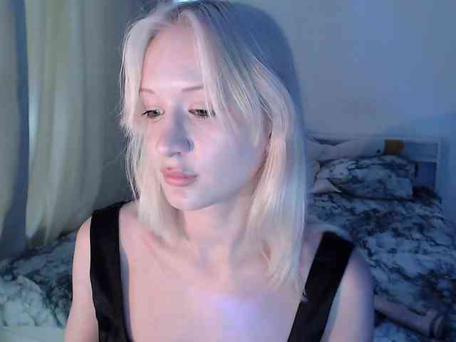 ChloeElegia webcam