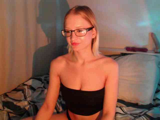 ChloeElegia webcam