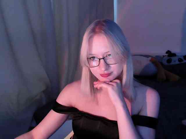 ChloeElegia webcam