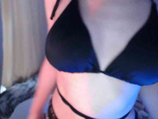 ChloeElegia webcam