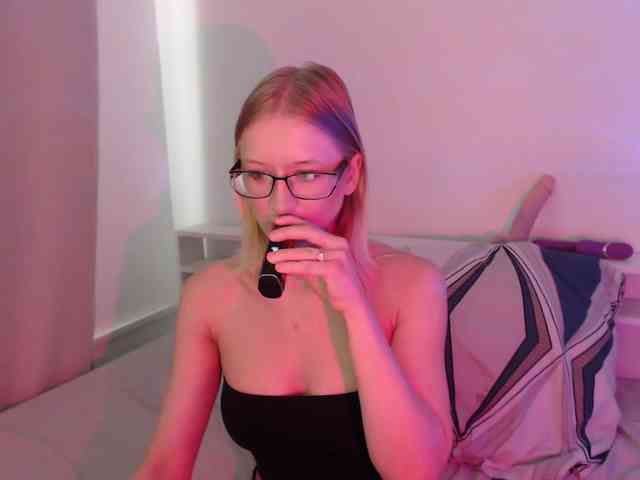 ChloeElegia webcam