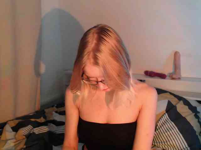 ChloeElegia webcam