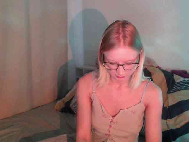 ChloeElegia webcam