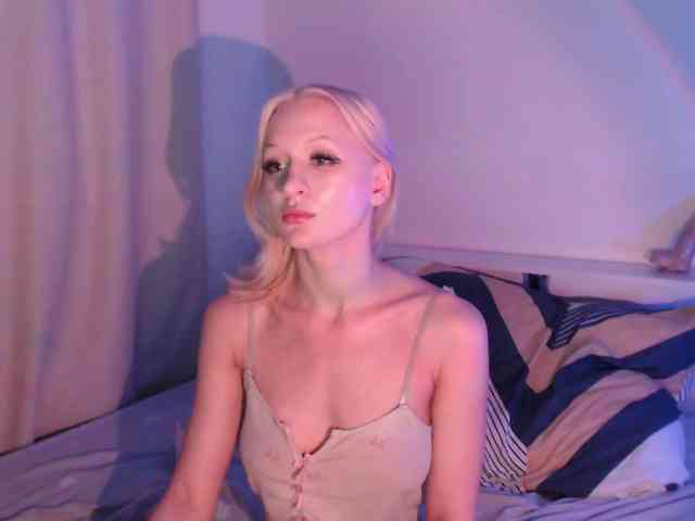 ChloeElegia webcam