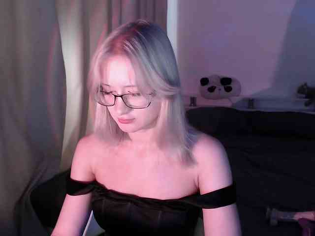 ChloeElegia webcam