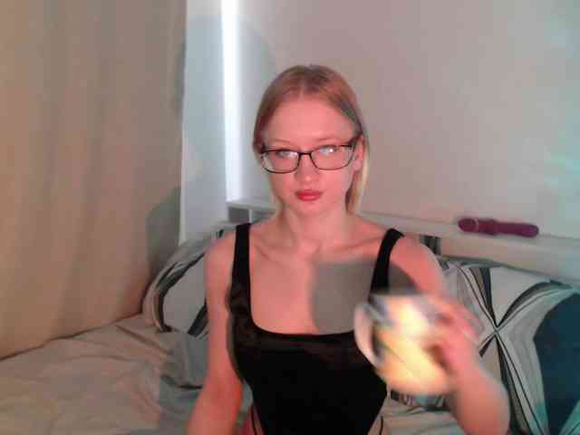 ChloeElegia webcam