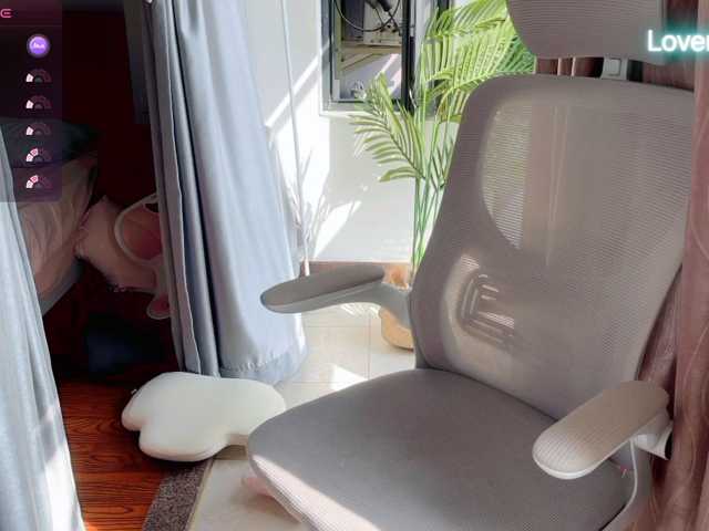 foxsusu, en directo ahora en BongaCams