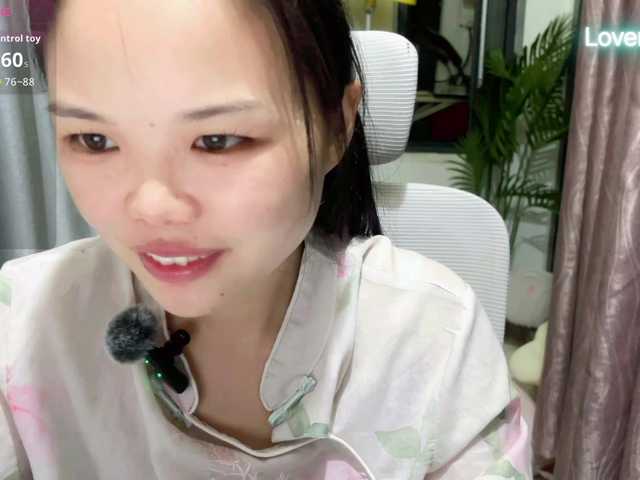 le modèle foxsusu est en webcam porno dans un show sur le site bongacams, il possède les tags suivants: Asian,Brunette,Hairy