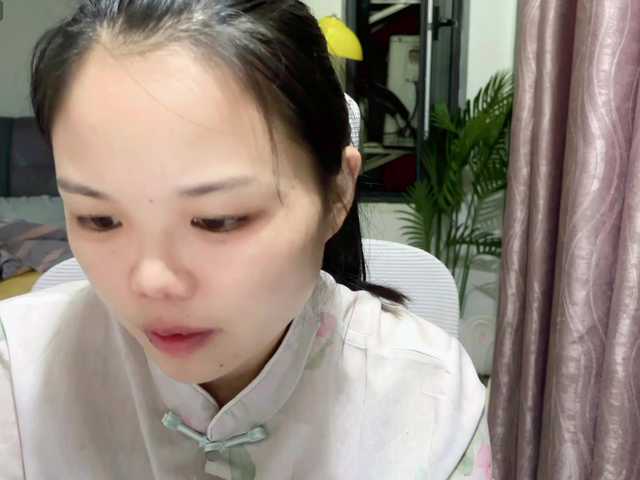 le modèle foxsusu est en webcam porno dans un show sur le site bongacams, il possède les tags suivants: Asian,Brunette,Hairy