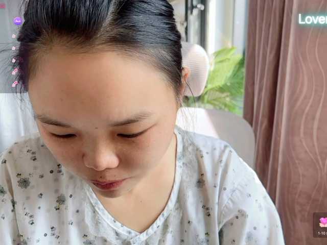 foxsusu, live now on BongaCams