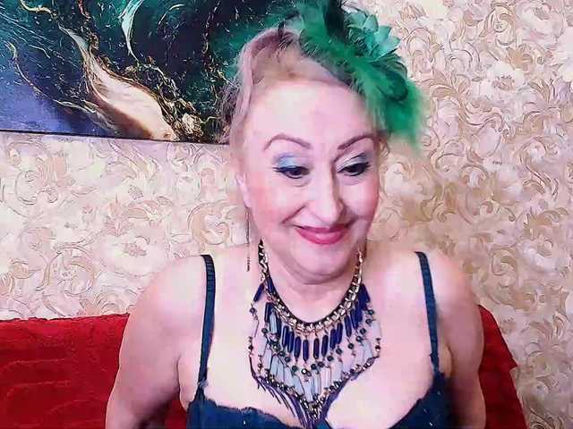 SaraSmith Live Cam and Statistics on UnifiedCams