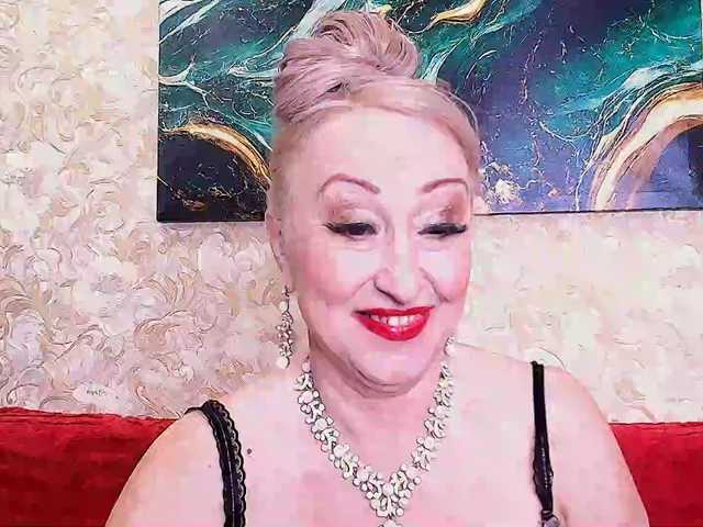 SaraSmith Live Cam and Statistics on UnifiedCams