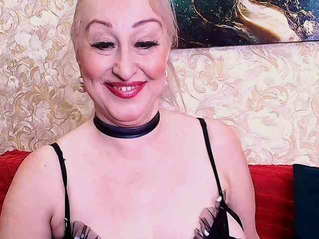 SaraSmith Live Webcam on BongaCams