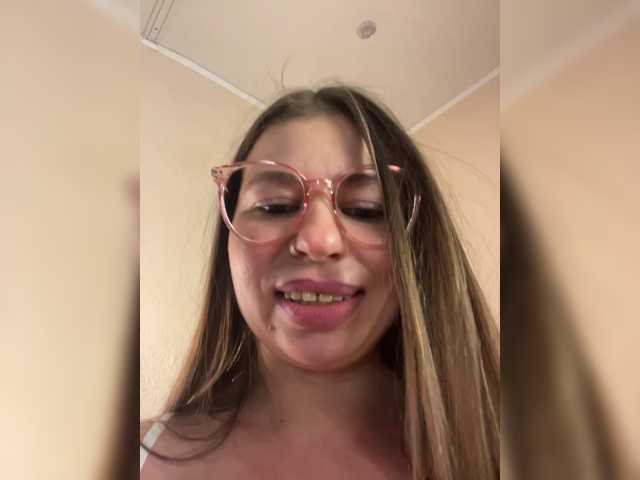 ELIZABETH-PLANET live cam on BongaCams