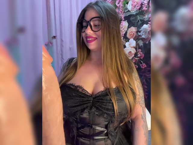 ELIZABETH-PLANET live cam on BongaCams
