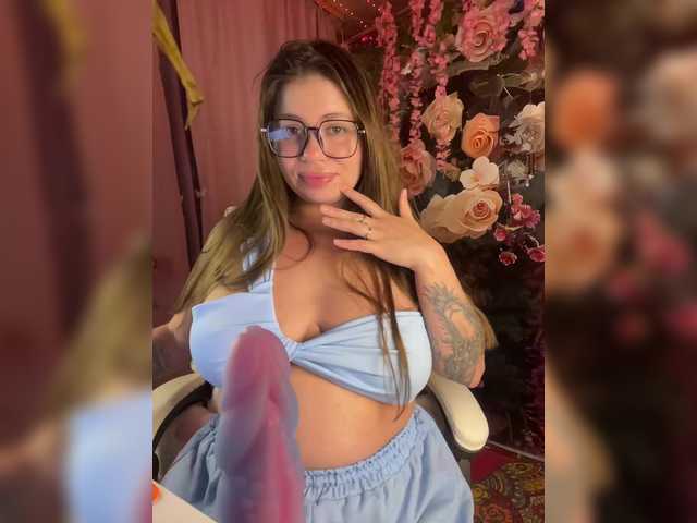 ELIZABETH-PLANET live cam on BongaCams