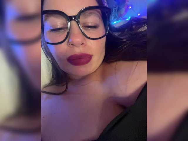 ELIZABETH-PLANET live cam on BongaCams