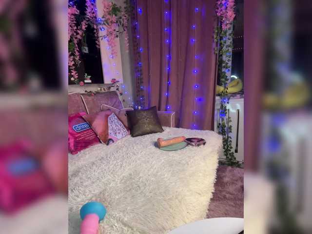 ELIZABETH-PLANET live cam on BongaCams
