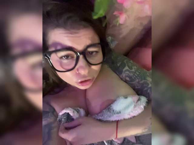 ELIZABETH-PLANET live cam on BongaCams
