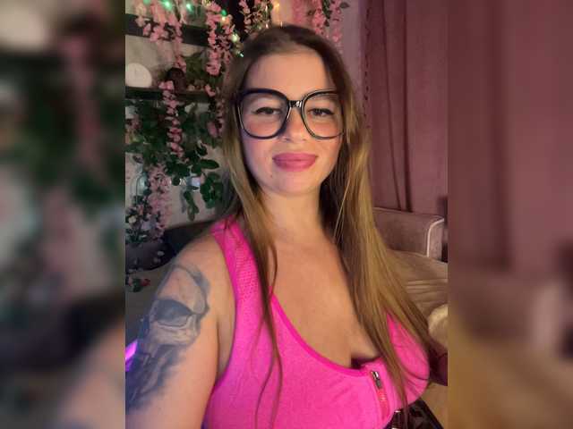 ELIZABETH-PLANET live cam on BongaCams