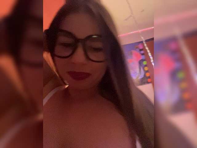 ELIZABETH-PLANET live cam on BongaCams