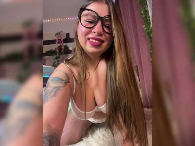 ELIZABETH-PLANET live cam on BongaCams