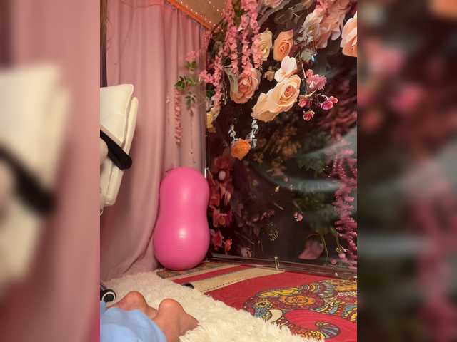 ELIZABETH-PLANET live cam on BongaCams