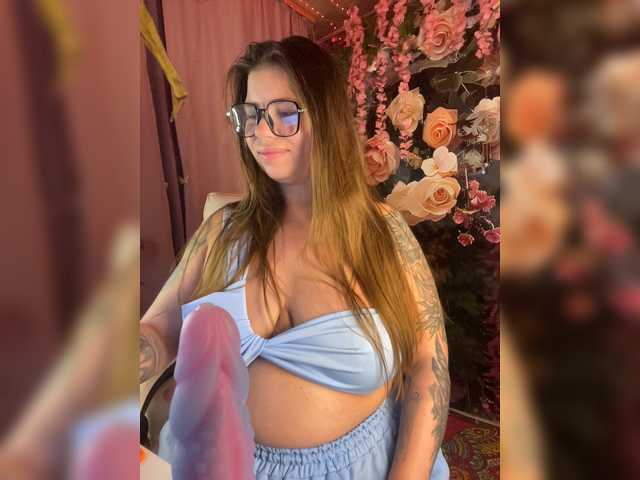 ELIZABETH-PLANET live cam on BongaCams