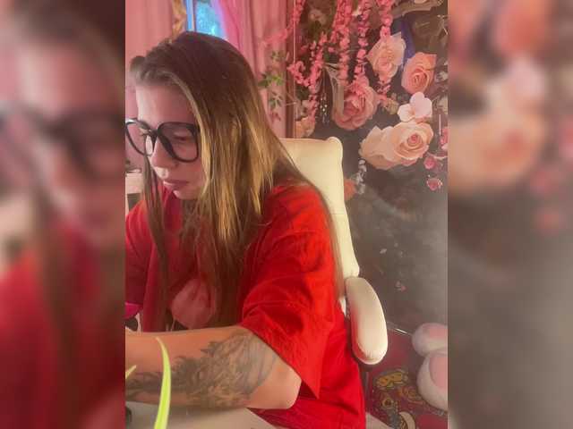 ELIZABETH-PLANET live cam on BongaCams