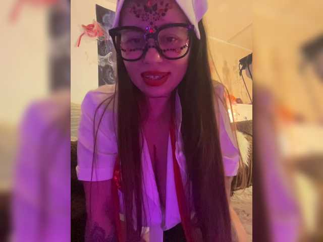 ELIZABETH-PLANET live cam on BongaCams