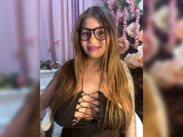 ELIZABETH-PLANET's BongaCams show and profile