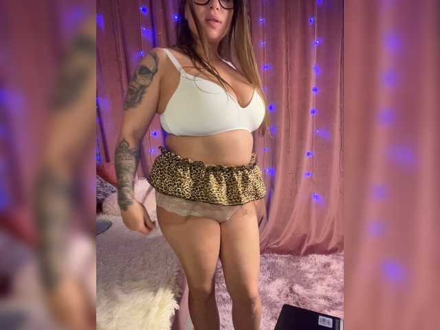 ELIZABETH-PLANET live cam on BongaCams