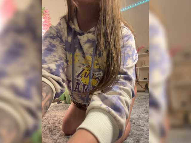 ELIZABETH-PLANET live cam on BongaCams