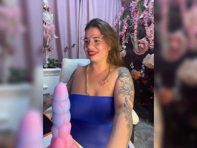 ELIZABETH-PLANET live cam on BongaCams