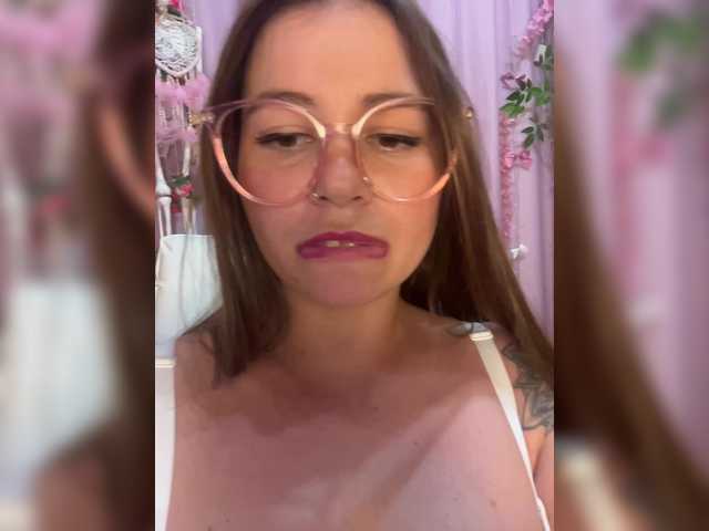 ELIZABETH-PLANET live cam on BongaCams