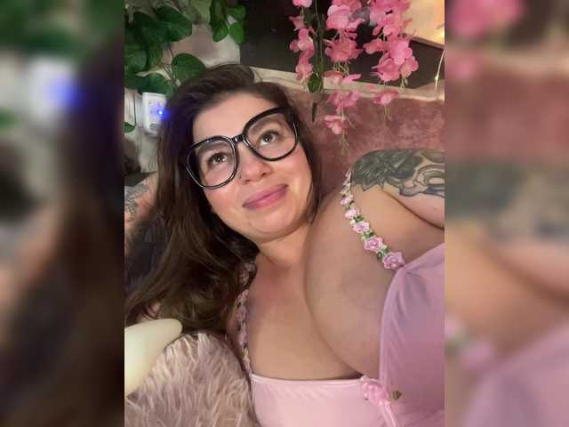 ELIZABETH-PLANET live cam on BongaCams